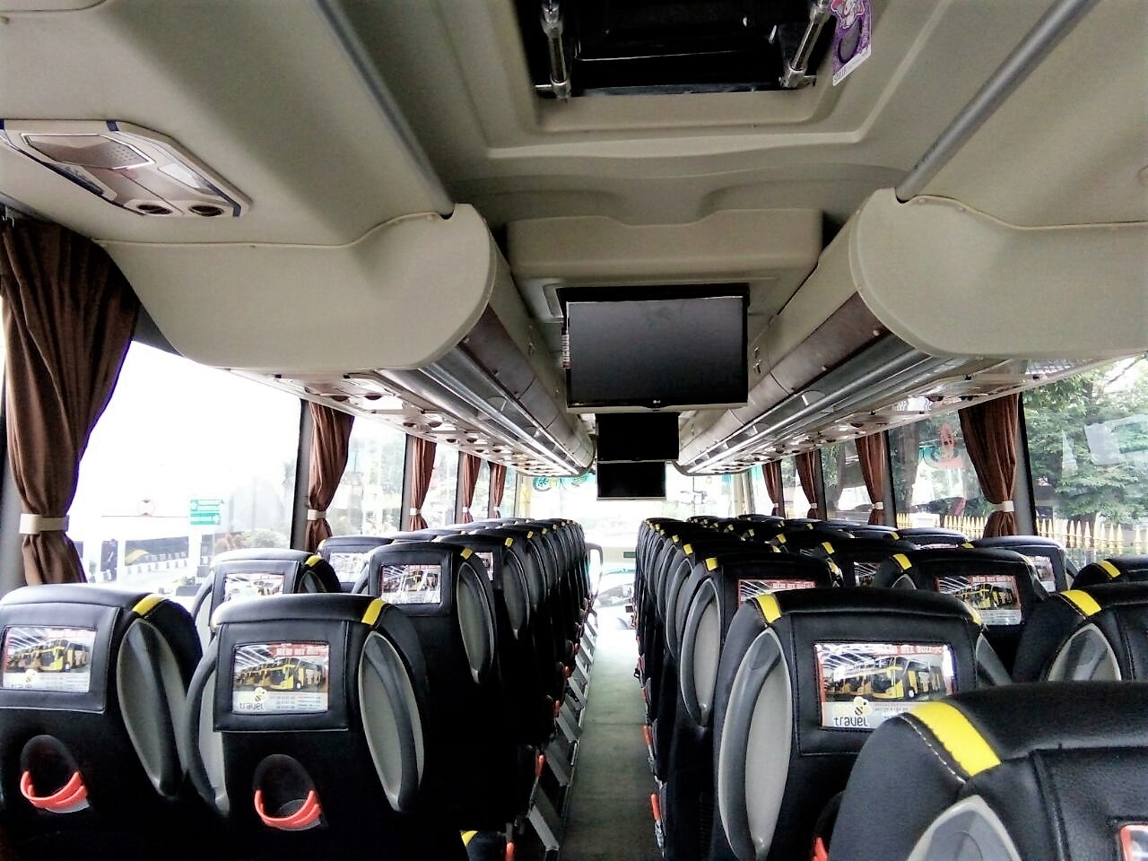 Bee-Bus-SHD-59-seat-Interior1
